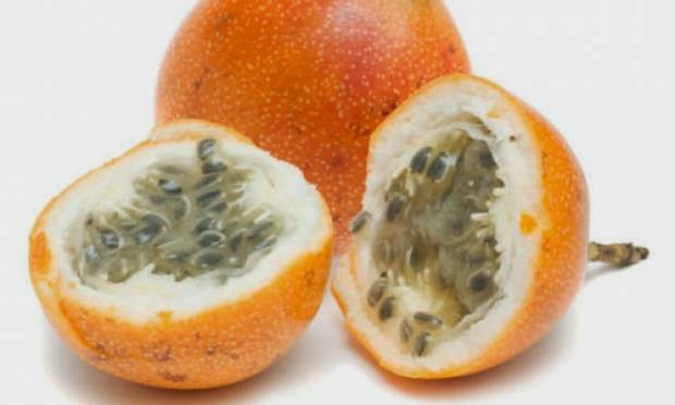 Fruta da América do Sul, contém: vitamina A; fitoquímicos, que reduzem o colesterol; e fibras solúveis, para o controle do diabetes.