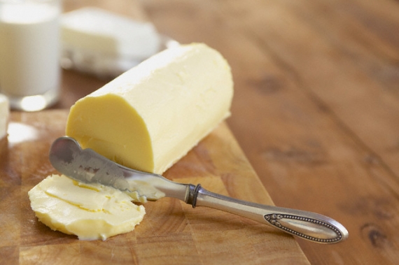 Manteiga por margarina ? na disputa a margarina leva vantagem porque não conta com a famigerada gordura de origem animal e o colesterol.
