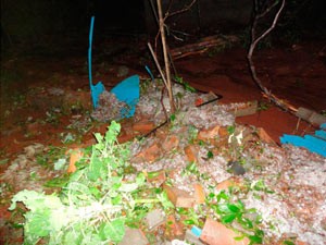 Muro quebrado com a força da água em Santo Cristo, RS (Foto: Emerson Bernardi/Prefeitura de Santo Cristo)