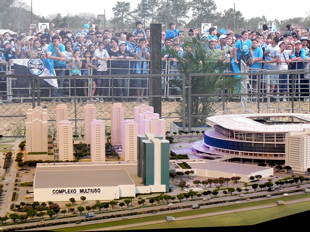 Os últimos dias foram turbulentos na obra da Arena Grêmio. Foto: João Paulo Fontoura/Especial para Terra