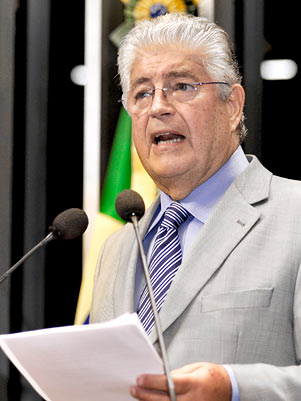 O senador Roberto Requião faz pronunciamento no Plenário do Senado. Foto: J. Freitas/Agência Senado